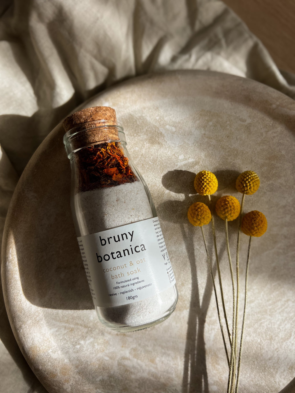 Coconut & Oat Bath Soak image 3